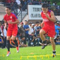 raphael-maitimo-dan-arthur-irawan-menghilang-dari-psm-makassar