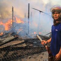 kawasan-padat-pemukiman-di-samarinda-ludes-terbakar