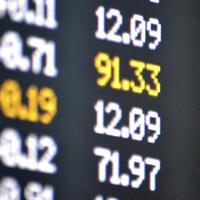 ihsg-sesi-i-loyo-akibat-penurunan-enam-sektor