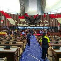 serba-merah-putih-menyambut-raja-salman