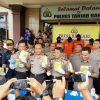 geledah-penumpang-kapal-cepat-bea-cukai-jambi-sita-sabu-dan--airsoft-gun