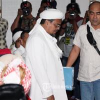 tidak-disalami-habib-rizieq-ini-kata-pengacara-ahok
