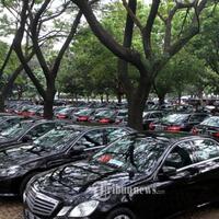 rombongan-raja-salman-borong-semua-mobil-rental-di-bali