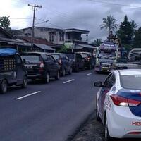 jalur-wisata-sibolangit-menuju-panatapan-macet-sejak-pagi