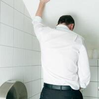 anda-sering-buang-air-kecil-tengah-malam-waspadai-masalah-prostat