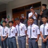 aksi-heroik-siswa-sman-6-kejar-pelaku-bom-panci-terima-penghargaan