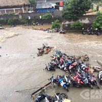 detik-detik-banjir-bandang-menerjang-sma-2-bogor