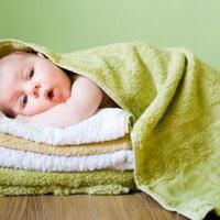 seberapa-sering-bayi-perlu-mandi-dan-keramas