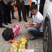 pengemudi-sembunyikan-7-kilogram-sabu-di-bawah-bangku-depan