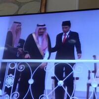 jokowi-tuntun-raja-salman-ke-beranda-istana-bogor