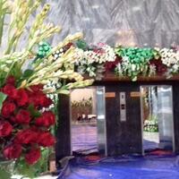 diangkut-10-truk-ribuan-bunga-sambut-raja-arab-di-gedung-dpr