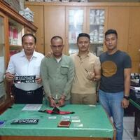 pria-pencuri-motor-tidak-berkutik-saat-aksinya-terekam-cctv