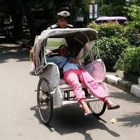 ada-kisah-haru-sekaligus-bikin-ngakak-di-balik-foto-polisi-ini