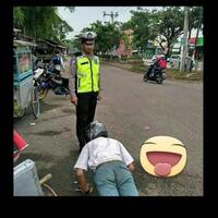 bawa-helm-tapi-tak-dipakai-begini-nasib-siswa-ini-selanjutnya