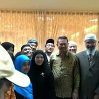 jauh-dari-hiruk-pikuk-raja-salman-dr-zakir-naik-telah-hadir-di-indonesai