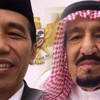 ketika-jokowi-iseng--nodong--raja-salman-ikut-nge-vlog
