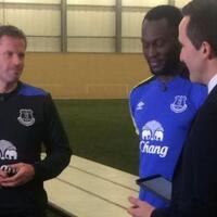 jamie-carragher-kenakan-jersey-everton-ramai-jadi-pembicaraan