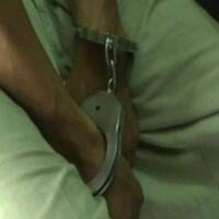 istri-tusuk-pipi-suami-dengan-pisau-dapur