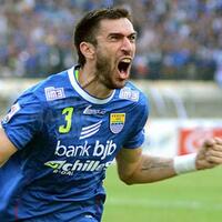 vladimir-vujovic-samakan-skor-lewat-tandukan-babak-i-borneo-fc-vs-persib-1-1