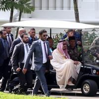 menhan-tawarkan-panser-buatan-indonesia-ke-raja-salman