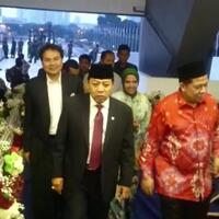 20-jenis-bunga-didominasi-mawar-putih-menghiasi-gedung-dpr-sambut-raja-salman