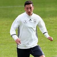 barcelona-sempat-ingin-rekrut-mesut-oezil-usai-piala-dunia-2010