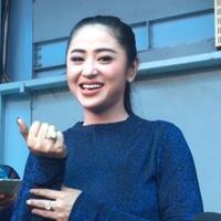 ini-yang-bikin-hati-dewi-perssik-tergerak-galang-dana-untuk-julia-perez