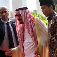 ini-empat-penerjemah-yang-dampingi-raja-salman