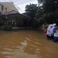 beberapa-wilayah-jakarta-masih-tergenang-hingga-dini-hari