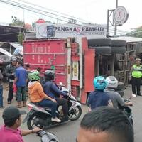 cegah-tabrakan-karambol-jam-operasional-truk-tronton-via-turunan-silayur-dibatasi