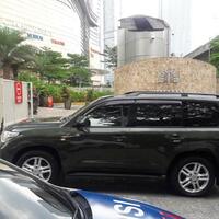 sejumlah-mobil-berplat-ri-mulai-merapat-ke-hotel-tempat-raja-salman-menginap