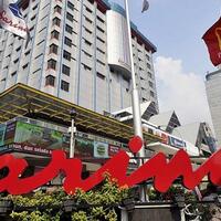 spanduk-ucapan-selamat-datang-sambut-kedatangan-raja-salman-di-sarinah-plaza