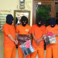 bermodal-tusuk-gigi-gerombolan-penjahat-ini-kuras-atm-rp-40-juta
