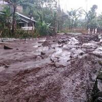 bnpb-4-orang-meninggal-dunia-akibat-banjir-dan-longsor-di-sumatera-barat