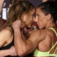 julia-budd-tantang-veteran-marloes-coenen-di-kelas-bulu-bellator-mma-174