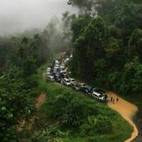 jalan-penghubung-sumbar-kota-pekanbaru-terputus-karena-banjir