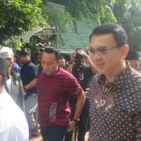 kisah-saat-subuh-ahok-datangi-cucu-mbah-priok-tanpa-ajudan