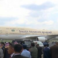 pesawat-raja-salman-tiba-di-bali-diperkirakan-pukul-1745-wita