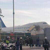 pesawat-raja-salman-sudah-mendarat-di-bandara-ngurah-rai