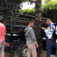 tiga-mobil-terlibat-tabrakan-karambol-di-medan-rusak-berat