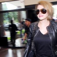 respon-julia-perez-atas-niat-nikita-mirzani-ikut-penggalangan-dana