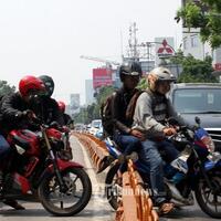 petugas-transjakarta-dikeroyok-pengguna-motor