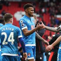 manchester-united-vs-bournemouth-tyrone-mings-kena-sikut-zlatan-ibrahimovic