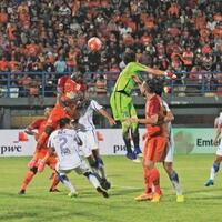 pbfc-balas-gol-persib-skor-sementara-imbang-1-1