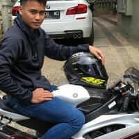 pebulutangkis-tontowi-ahmad-mejeng-bareng-yamaha-yzf-r6