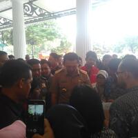 antrean-untuk-bertemu-ahok-membludak