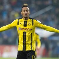 pierre-emerick-aubameyang-lewati-robert-lewandowski