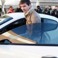 lionel-messi-hamburkan-duit-untuk-borong-banyak-mobil-mewah