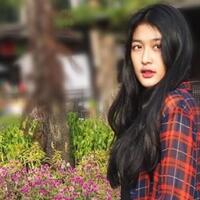 disingkirkan-arema-fc-pelatih-semen-padang-dihibur-putrinya-yang-cantik