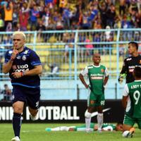 cetak-lima-gol-di-usia-42-cristian-gonzales-diharapkan-jadi-panutan-pemain-muda